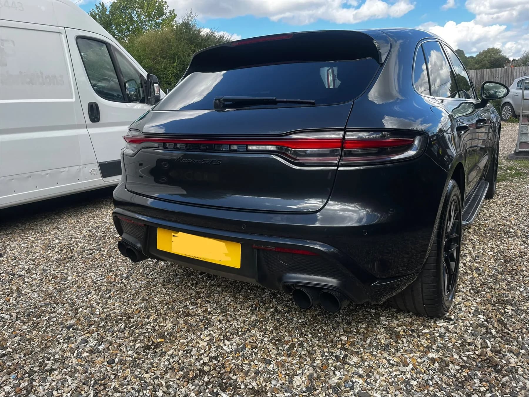 Vehicle photograph 2