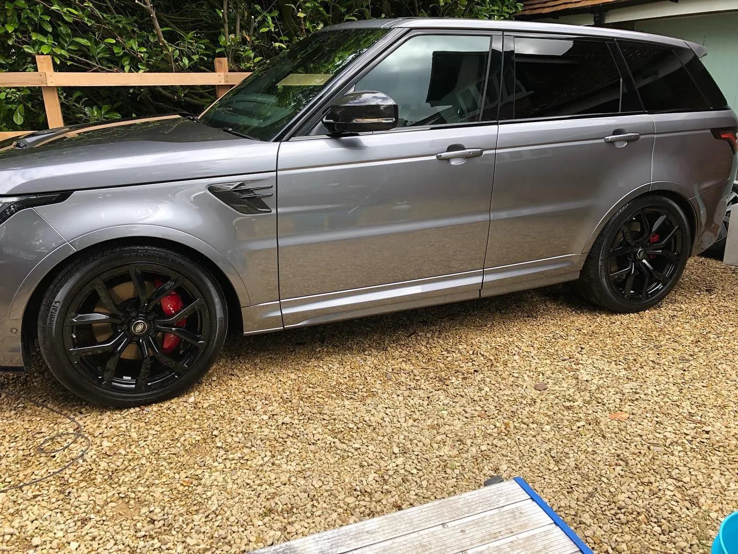 Vehicle photograph 6