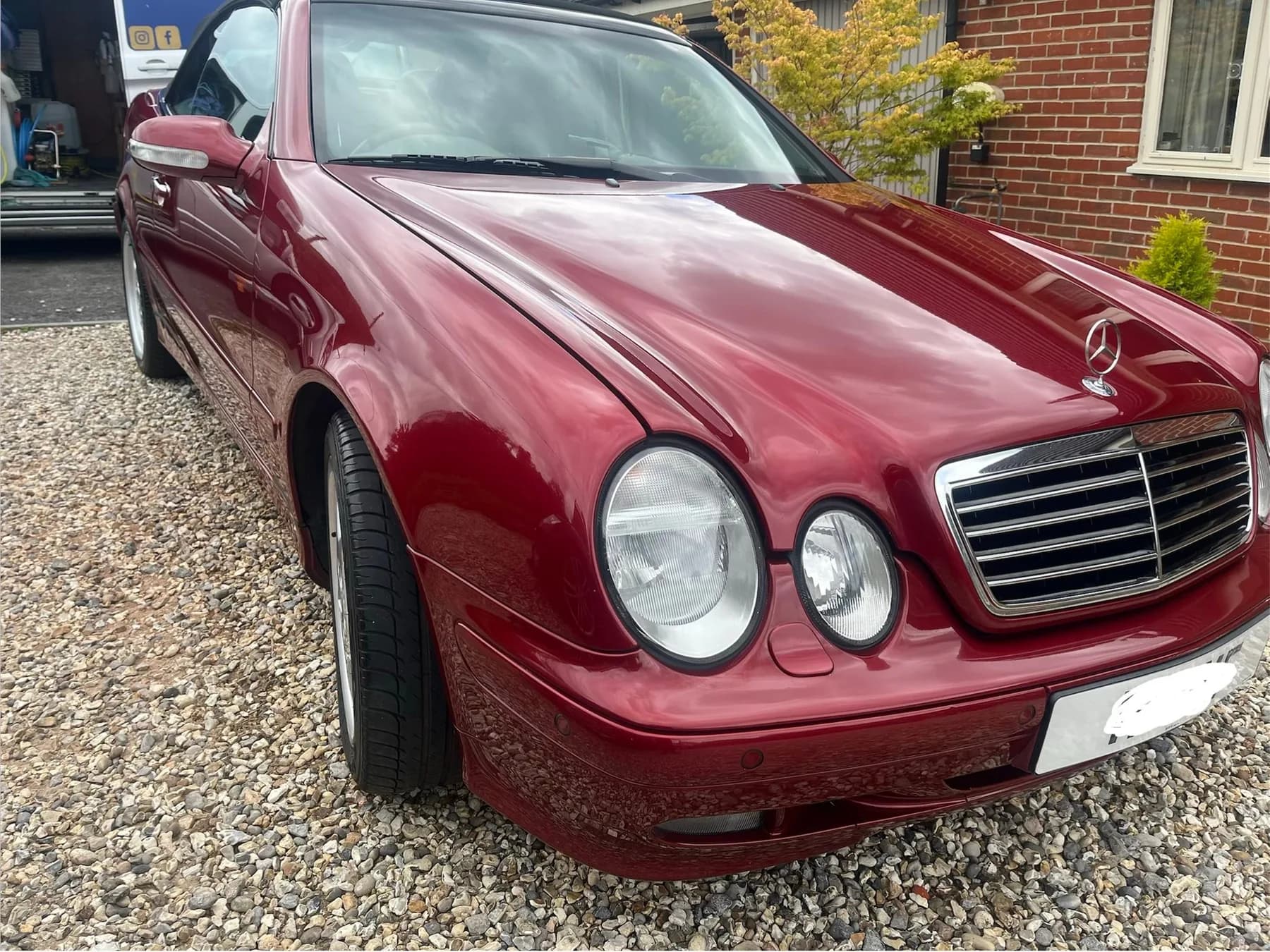 Vehicle photograph 14