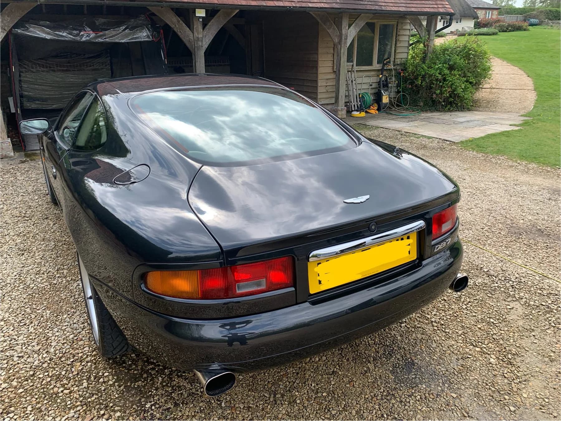 Vehicle photograph 22